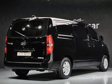 Hyundai Grand Starex Van