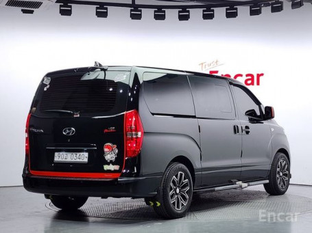 Hyundai Grand Starex Van