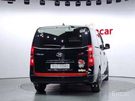Hyundai Grand Starex Van