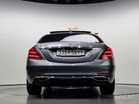 Mercedes- S-Class W222 S560L 4MATIC