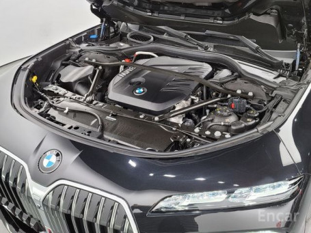 BMW - 7 series (G70) 740d xDrive M Sport