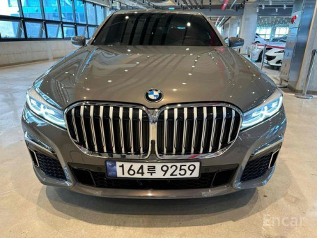 BMW - 7 series (G11) 740i M Sport