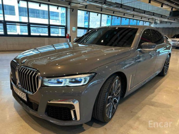 BMW - 7 series (G11) 740i M Sport