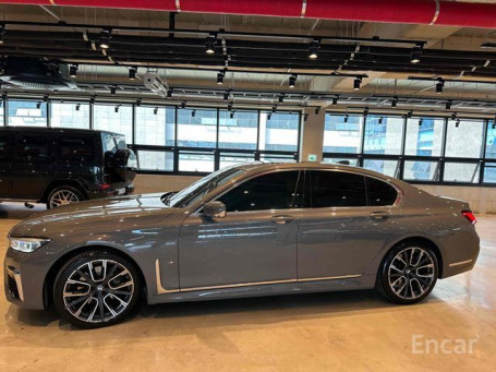 BMW - 7 series (G11) 740i M Sport