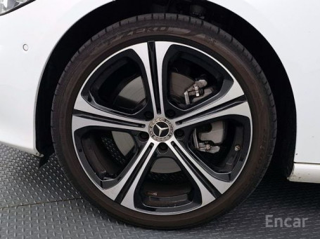 Mercedes - C-Class W206 C300 4MATIC Avangarde