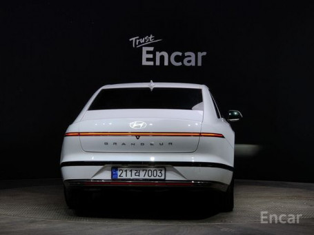 Hyundai Grandeur (GN7)