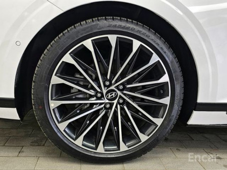 Hyundai Grandeur (GN7)