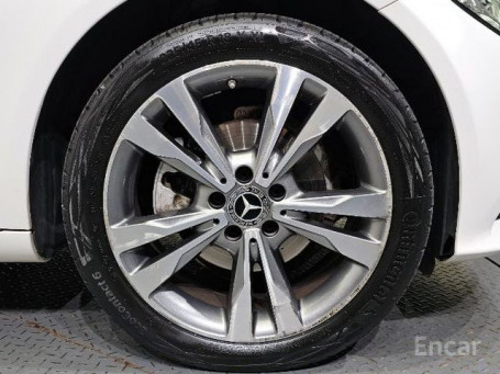 Mercedes - C-Class W205 C220d 4MATIC