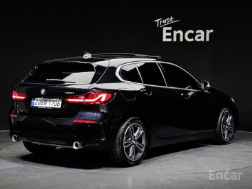 BMW - 1 series (F40) 120i Sport