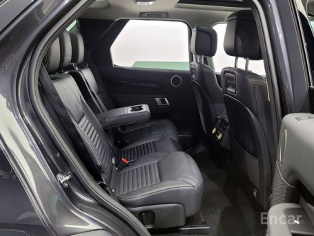 Land Rover - Disccovery 5 D250 SE