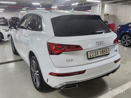Audi - Q5 (FY) 40 TDI Quatrro Premium