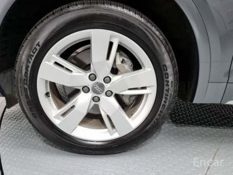 Audi - Q5 (FY) 40 TDI Quattro Premium