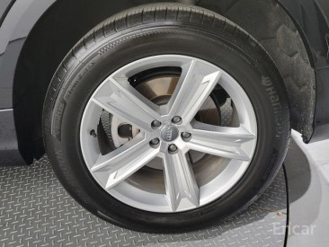 Audi - Q8 45 TDI Quattro Premium