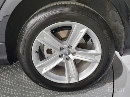 Audi - Q8 45 TDI Quattro Premium