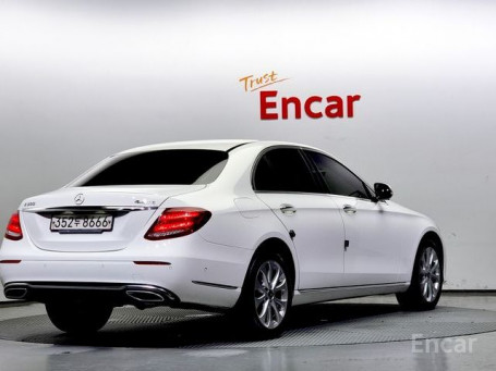 Mercedes - E-Class W213 E300 4MATIC Exclusive