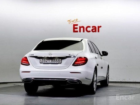 Mercedes - E-Class W213 E300 4MATIC Exclusive