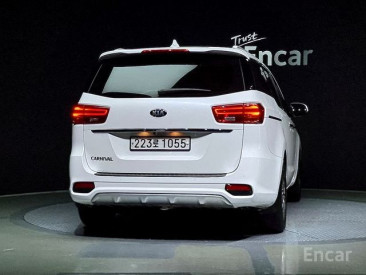 Kia Carnival (До рест)