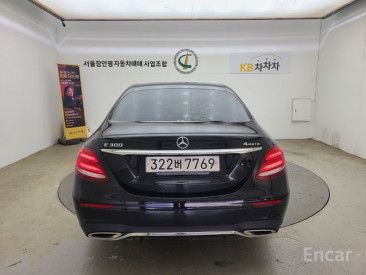 Mercedes - E-Class W213 E300 4MATIC AMG Line