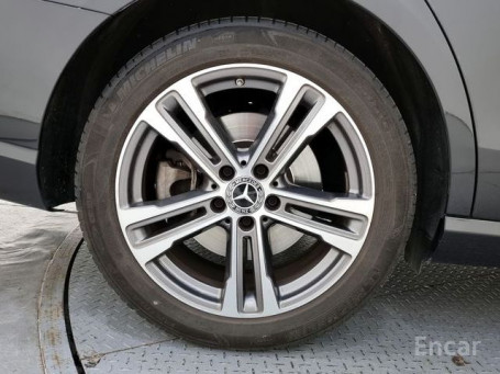 Mercedes- E-Class W213 E350 4MATIC Avangarde