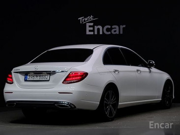 Mercedes - E-Class W213 E220d Avantgarde