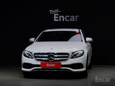 Mercedes - E-Class W213 E220d Avantgarde