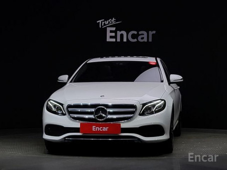 Mercedes - E-Class W213 E220d Avantgarde