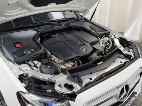 Mercedes - E-Class W213 E220d Avantgarde