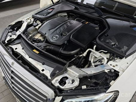Mercedes - E-Class W213 E220d 4MATIC Exclusive