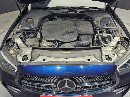 Mercedes - E-Class W213 E220d 4MATIC AMG Line