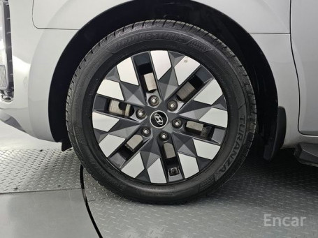 Hyundai Staria Lounge