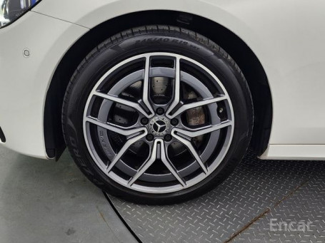 Mercedes- E-Class W213 E220d 4MATIC AMG Line